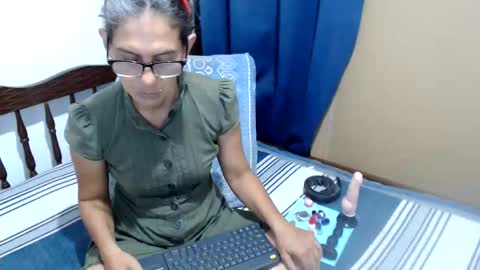 angel online show from December 5, 8:43 pm