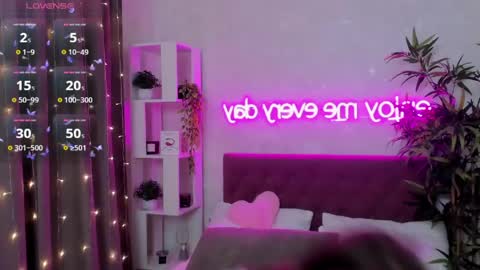 Kate online show from April 19, 6:24 am