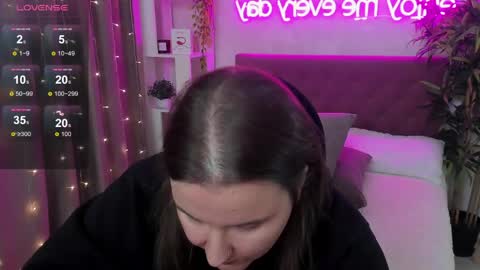 Kate online show from May 12, 6:32 am
