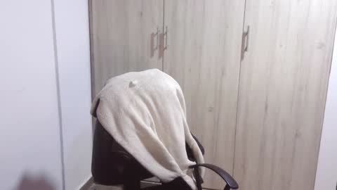  Khawit  online show from February 26, 1:46 am