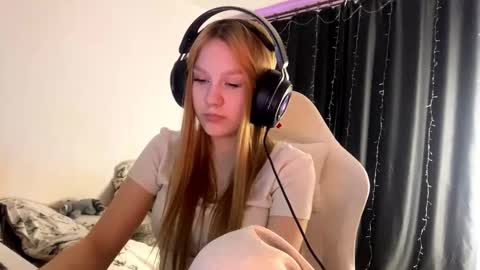 Amia online show from March 26, 6:09 pm