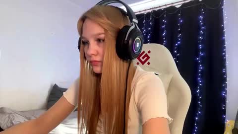 Amia online show from February 25, 5:39 am