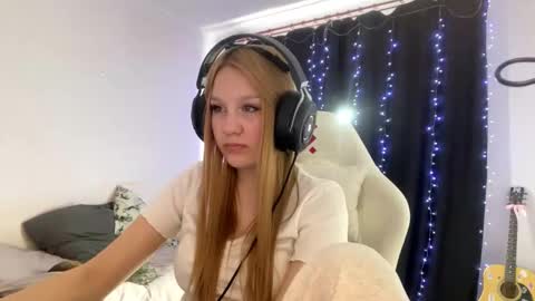 Amia online show from February 26, 5:50 am