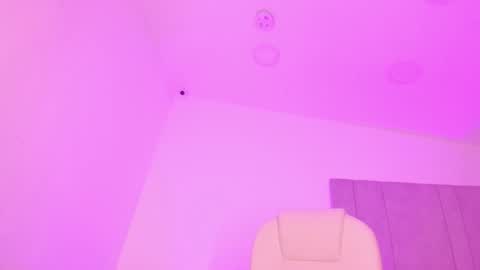 Kayla online show from December 21, 6:22 pm