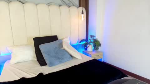 kaylee_jones online show from September 9, 8:52 pm