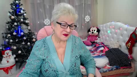 kaylesmoll online show from January 14, 7:11 pm