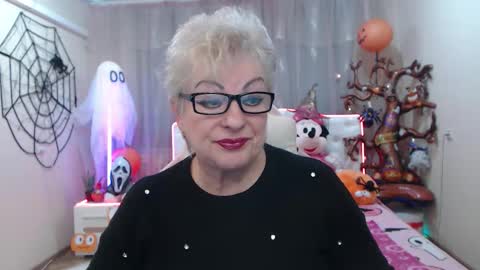 kaylesmoll online show from November 4, 7:41 pm