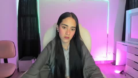 kaylie online show from December 18, 10:24 pm