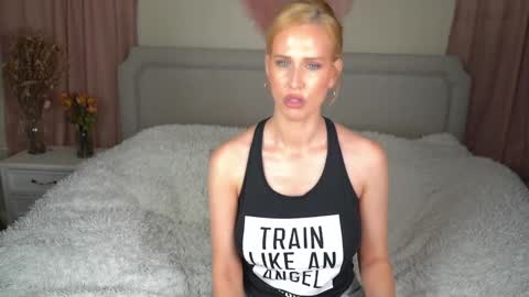 EliandKylie online show from December 4, 4:26 am