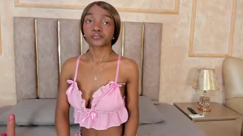 keirahartz online show from February 21, 3:34 am