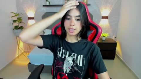 K E I T H Y online show from March 12, 7:36 pm