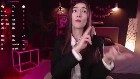 Rina online show from October 31, 8:07 am