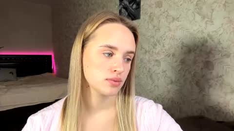 Sylvia online show from November 24, 8:05 am