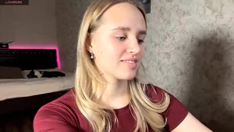 Sylvia online show from December 2, 8:16 am