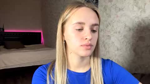 Sylvia online show from November 18, 8:15 am