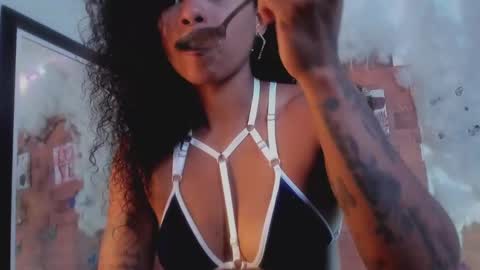 kelly__thomson online show from January 19, 10:17 pm