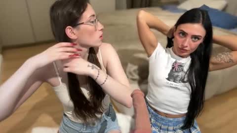 Kelly online show from December 1, 9:50 pm