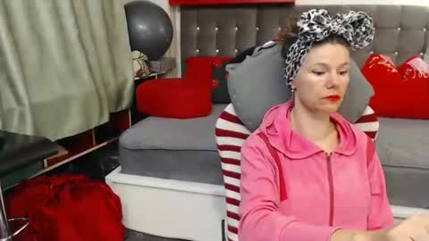 kelly online show from April 3, 3:26 am