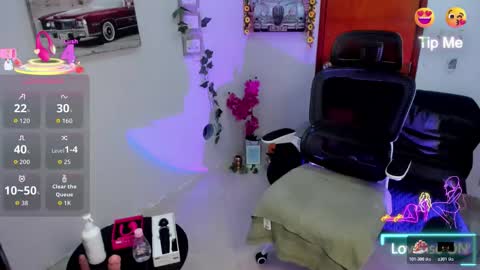 Carolina  online show from November 18, 2:18 pm