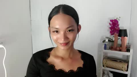 KENDAL online show from October 24, 5:53 pm