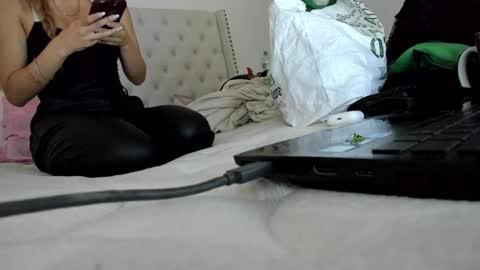 kendra  Benz online show from March 4, 3:37 pm