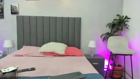 Kendra London online show from February 6, 11:35 am