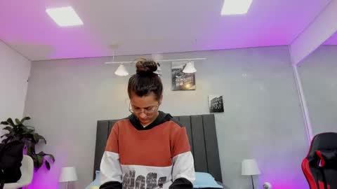 Kendra London online show from January 17, 11:18 am