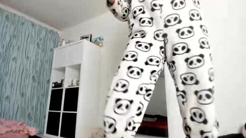 Kenzie online show from November 8, 5:12 am