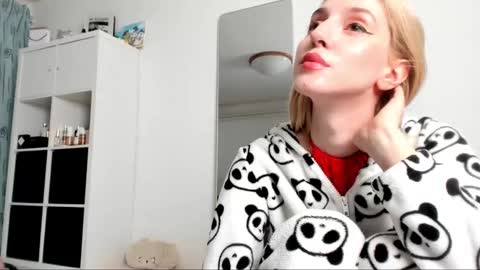 Kenzie online show from February 5, 5:09 am