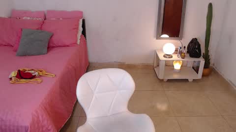 Mia  online show from January 22, 1:53 pm