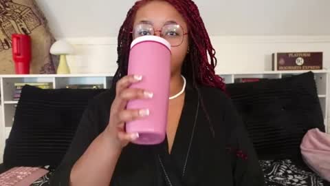 Khaya online show from March 19, 5:28 pm