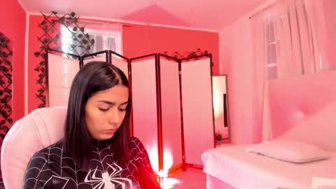 Khloe online show from September 11, 12:27 pm