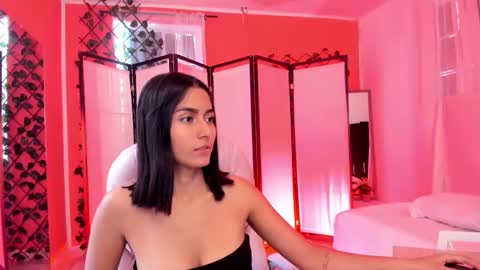 Khloe online show from September 19, 1:32 pm