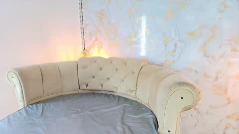 Khloe online show from March 27, 9:43 am