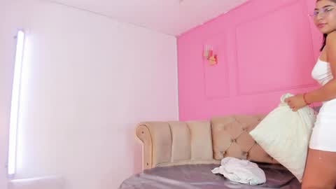 Khloe online show from January 11, 4:27 am