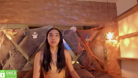 kiara_velvet__ online show from October 28, 5:46 am