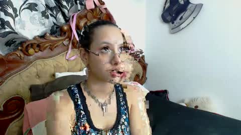 kiaralenon online show from January 15, 12:30 am