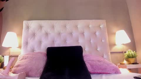 KIARA  online show from April 23, 11:29 pm