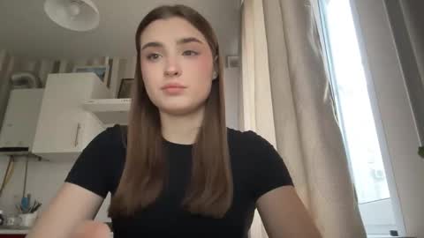 Ola my name is Lissa  Lets hit 10 Thumbs Up together   online show from March 23, 2:45 pm