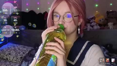 kiki_blue_eyes online show from February 20, 6:26 am