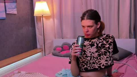 Kiki online show from March 11, 12:20 pm