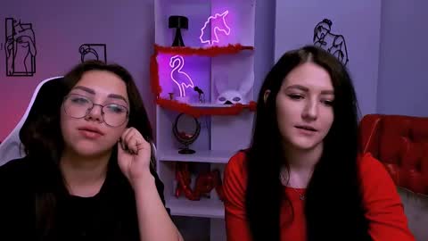 kiki_swan online show from March 12, 8:20 pm