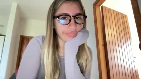 kikibae2 online show from February 25, 7:52 am