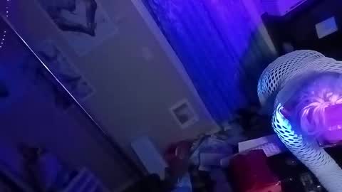 kikilovespartylights online show from December 18, 7:26 am