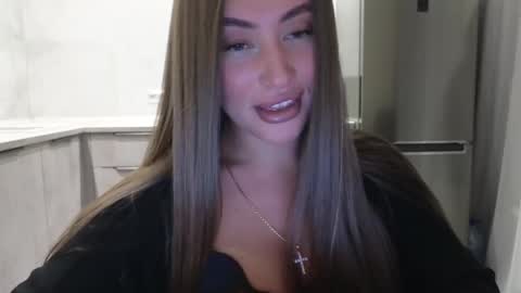 EvaAnna online show from February 24, 7:52 pm