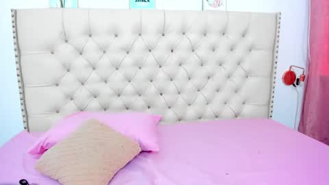 kim_eli online show from December 28, 7:43 pm