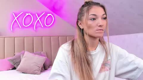 kimberlly_smith online show from October 9, 2:37 am