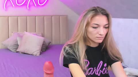 kimberlly_smith online show from September 30, 2:28 am