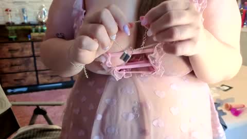 kimberlycaprice online show from April 1, 9:10 am