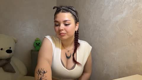 Bella online show from June 17, 4:19 pm